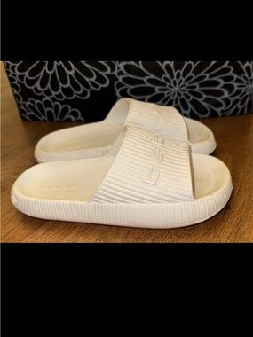 Girls Bebe slides
